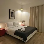 Patricia Center Hotel *