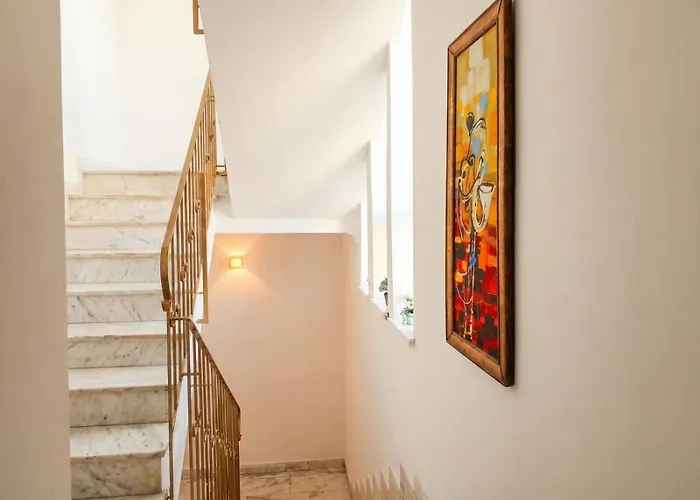 Patricia Center Hotel *